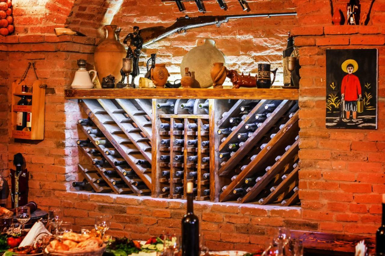 Apartamenti Laliashvilebi'S Wine Cellar Tbilisi Buitenkant foto