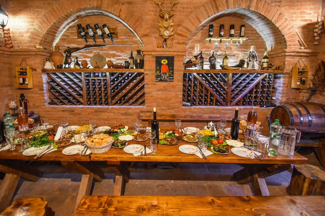 Apartamenti Laliashvilebi'S Wine Cellar Tbilisi Buitenkant foto
