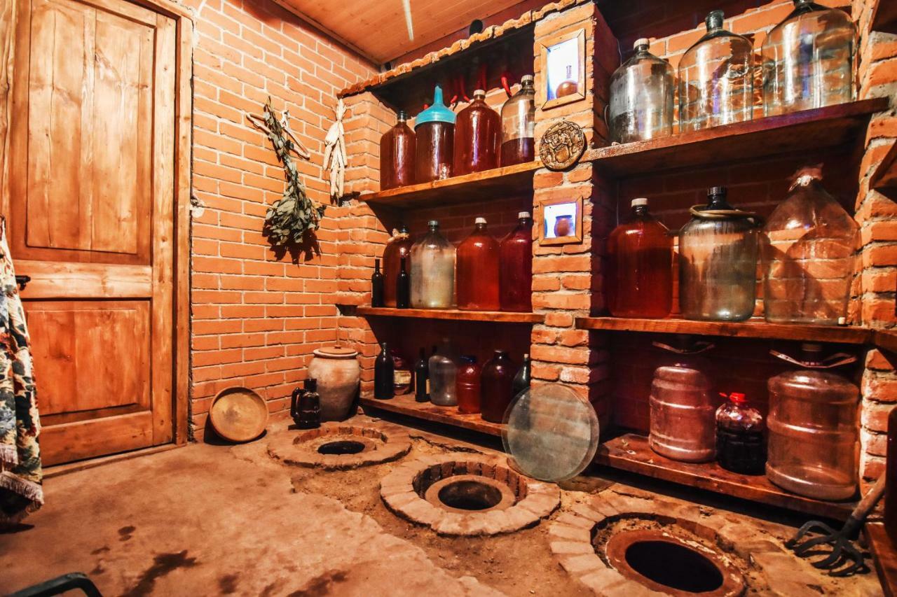 Apartamenti Laliashvilebi'S Wine Cellar Tbilisi Buitenkant foto