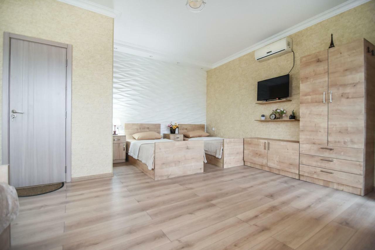 Apartamenti Laliashvilebi'S Wine Cellar Tbilisi Buitenkant foto