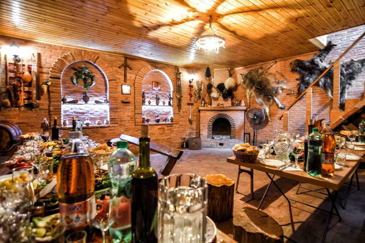 Apartamenti Laliashvilebi'S Wine Cellar Tbilisi Buitenkant foto