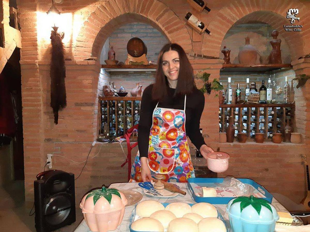 Apartamenti Laliashvilebi'S Wine Cellar Tbilisi Buitenkant foto